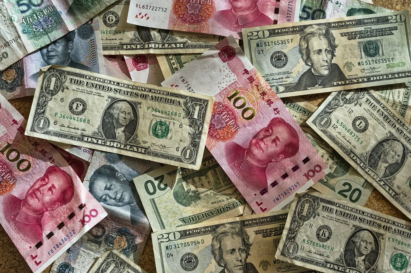 اكتشف أقوى العملات العالمية لعام 2024