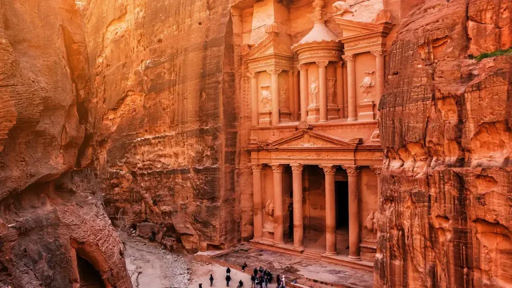 أبرز 10 وجهات سياحية تستحق الزيارة في الشرق الأوسط - صورة 2