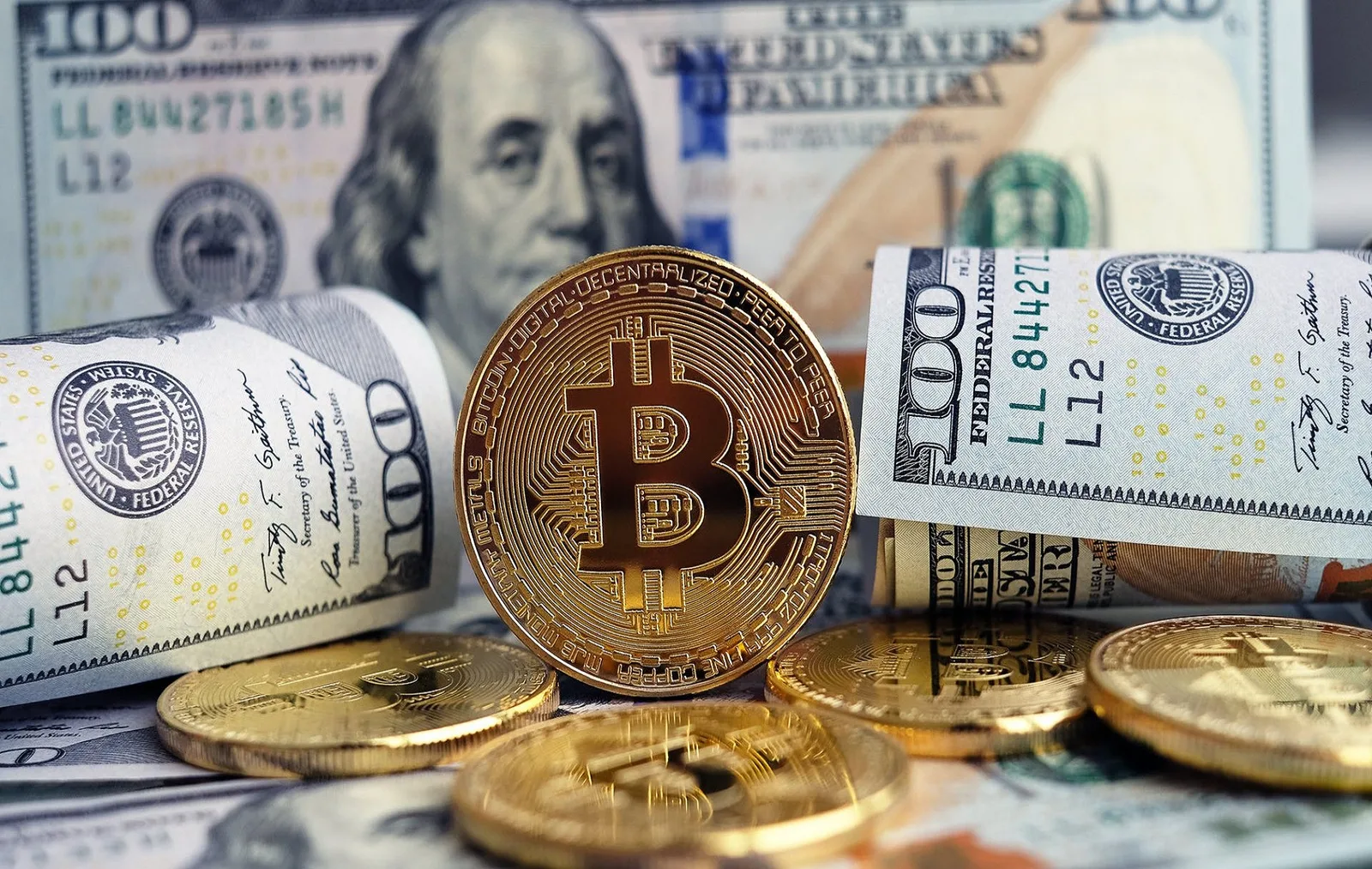 صناديق تداول بيتكوين تشهد تعاملات بقيمة 4.6 مليار دولار