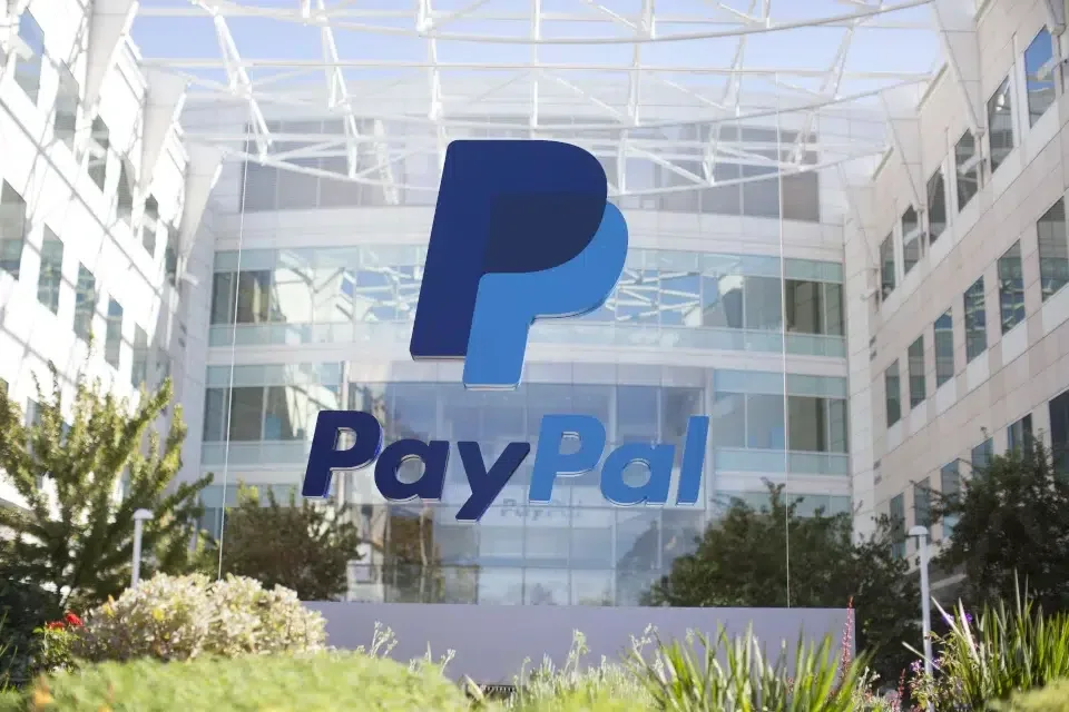 PayPal تُسرّح 2500 موظفًا في محاولة لخفض التكاليف