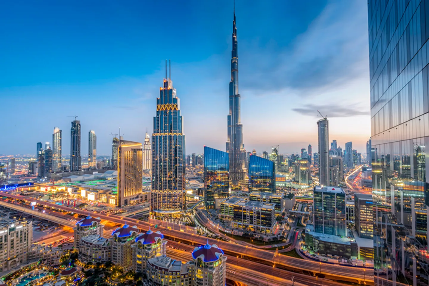 أرقام تاريخية لتجارة الإمارات الخارجية غير النفطية في 2023 - صورة 2