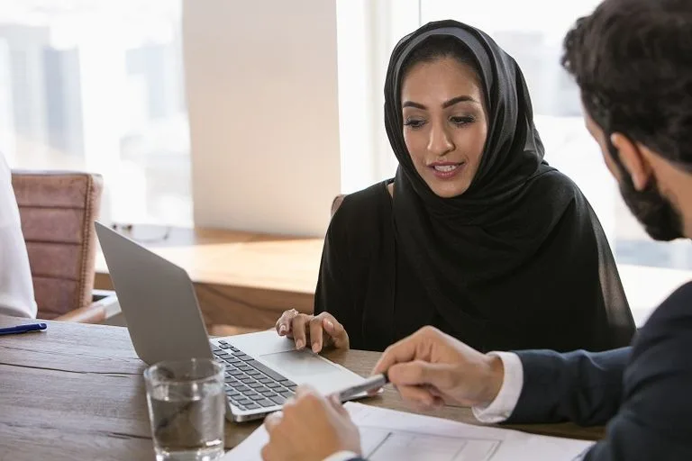 المرأة السعودية تدير أكثر من 470 ألف شركة ومؤسسة في عام 2023