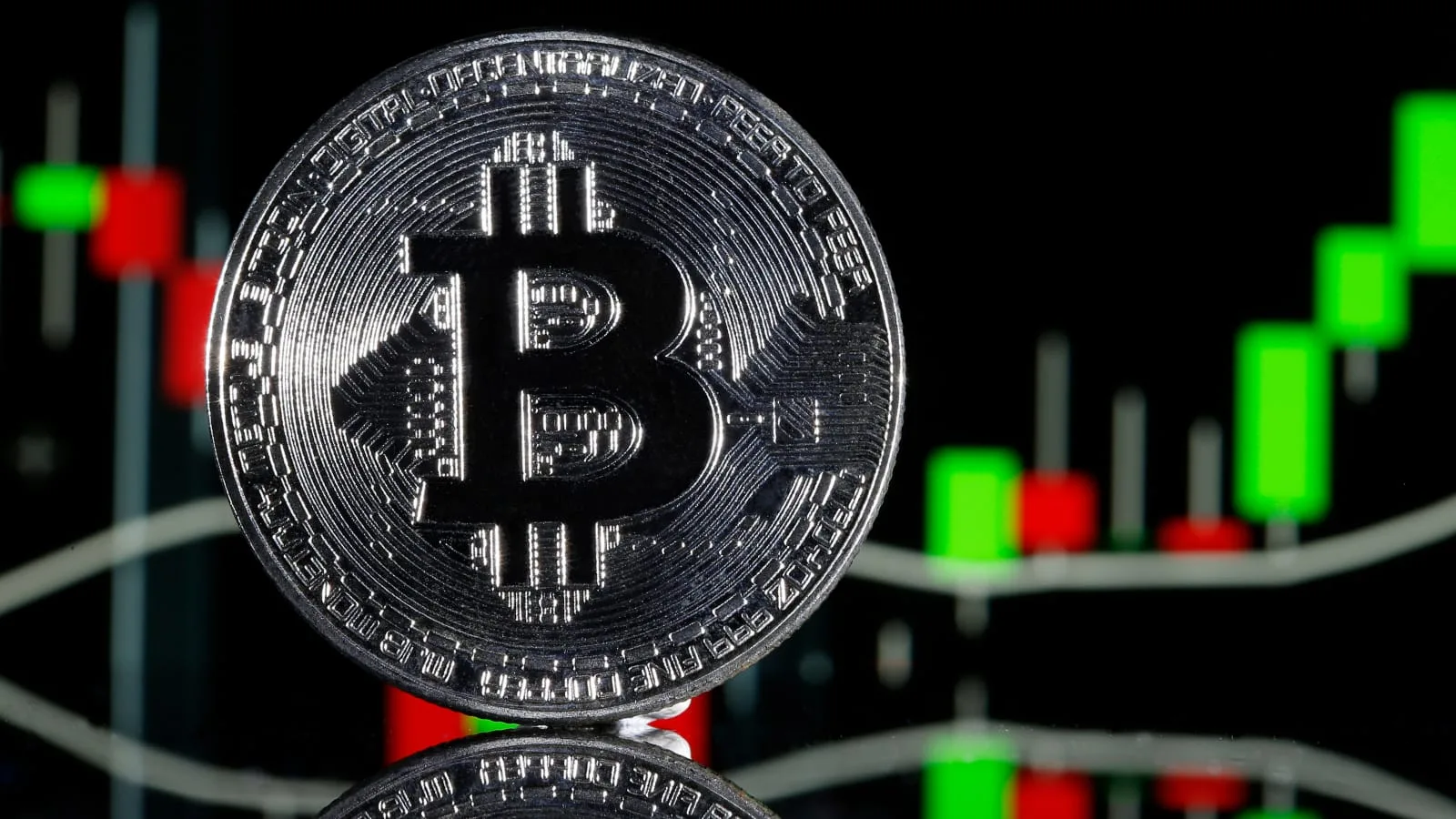 انهيار عملة البيتكوين إلى 65000 دولار يؤدي إلى تصفية أكثر من 400 مليون دولار