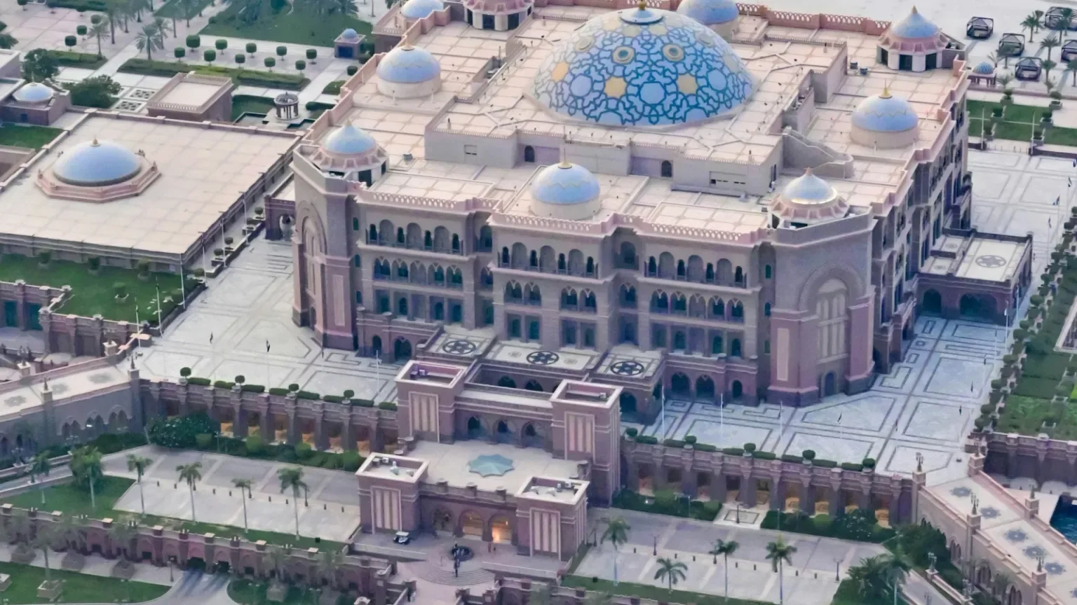 أغلى 10 مباني في العالم لعام 2025: ثروات معمارية لا تُصدق - صورة 5