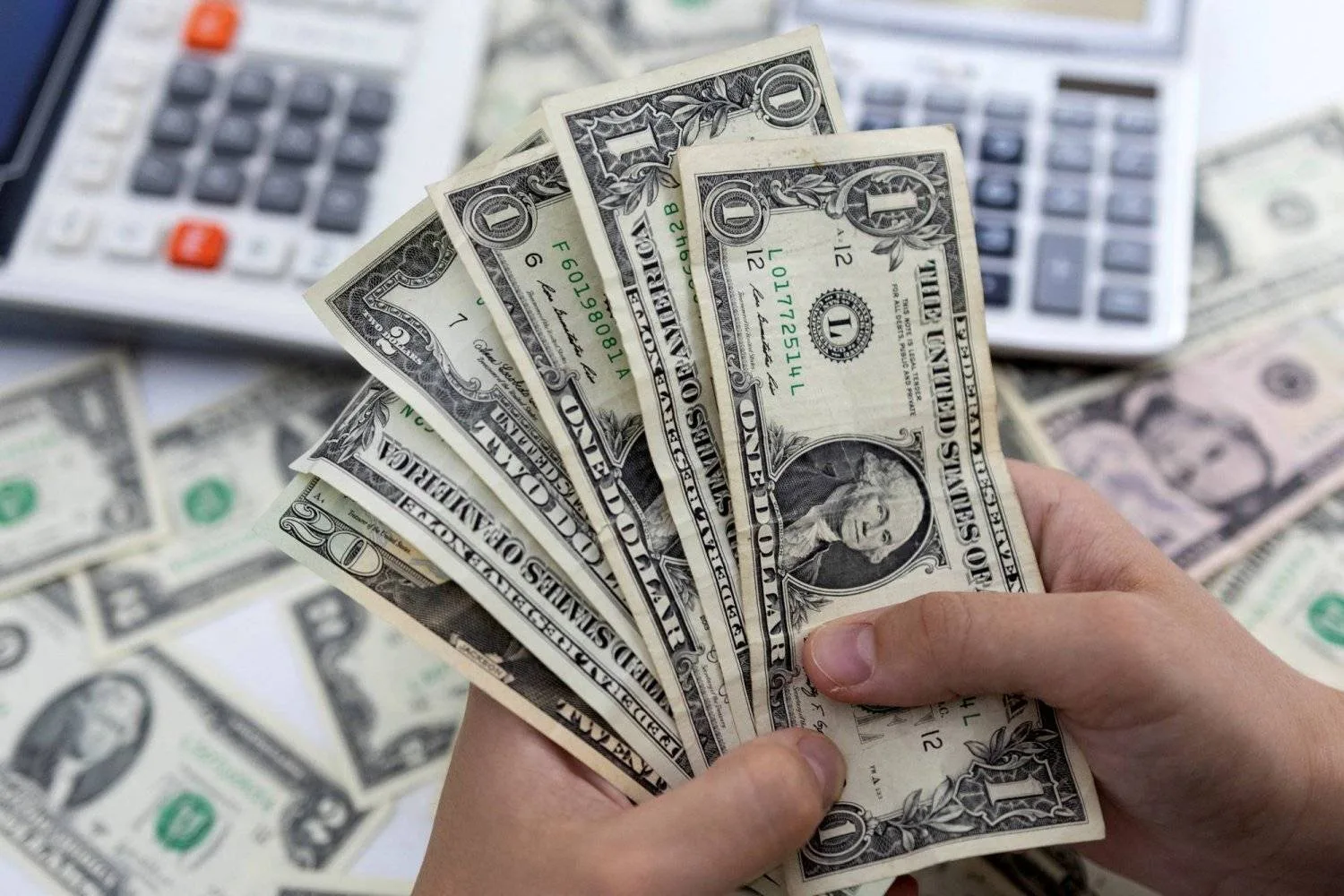تعرف على الـ 3 دول التي ترفض الدولار الأمريكي بشكل كامل