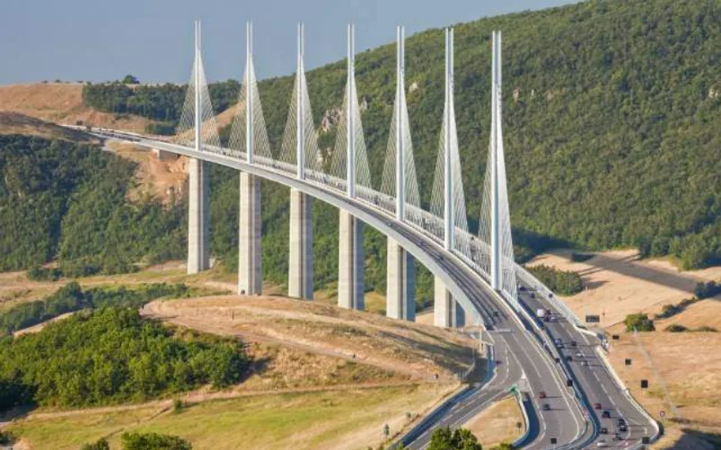 أيقونات هندسية ملهمة: 6 مشاريع عملاقة تجسد الابتكار في عالم البناء - صورة 3