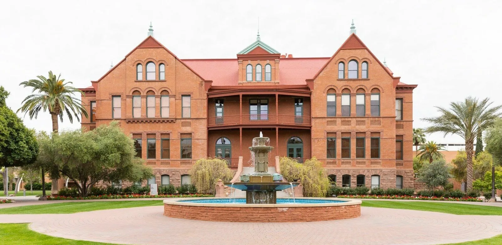 9 جامعات تستعمل التكنولوجيا المتقدمة - صورة 2