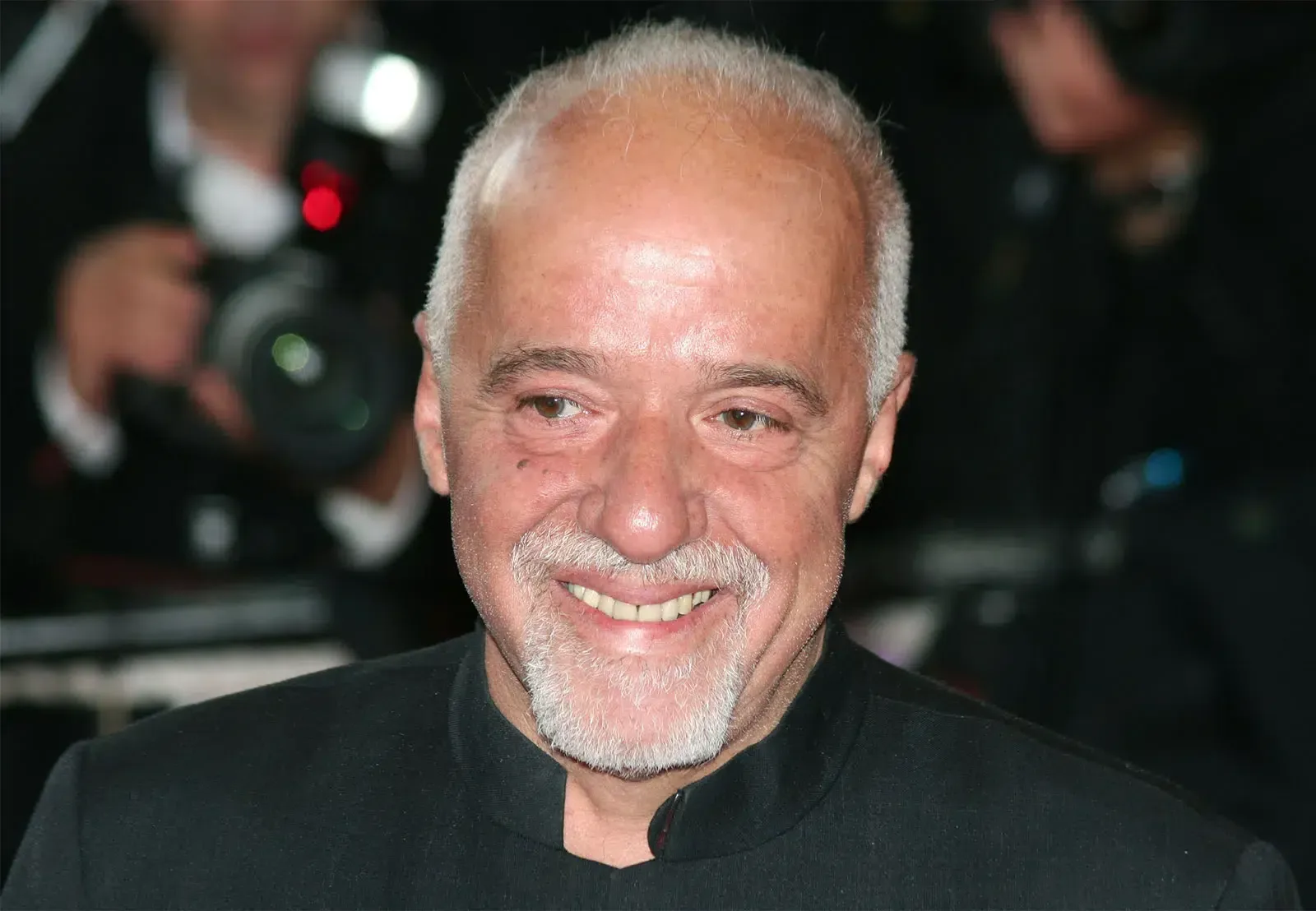 من هو رائد الأعمال "باولو كويلو"؟