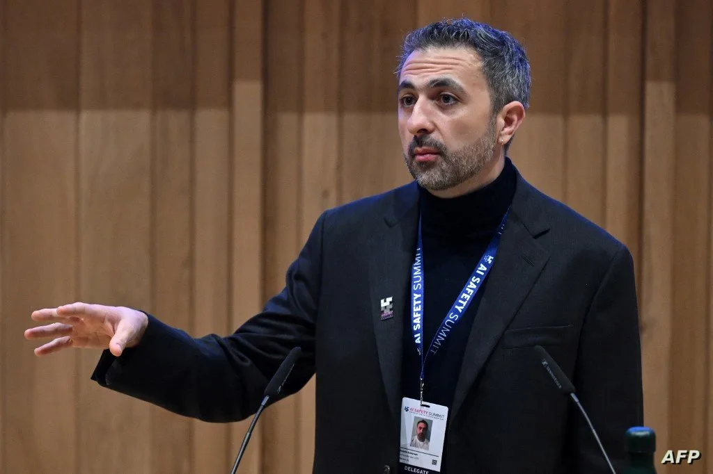 من هو مصطفى سليمان رائد «الذكاء الاصطناعي العاطفي»؟