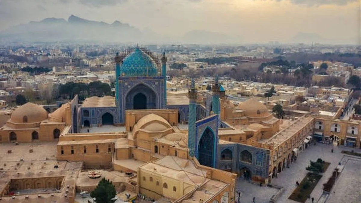 إيران